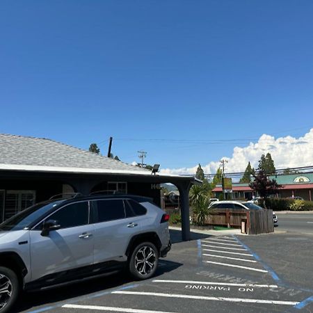 Western Village Inn Willits Exterior foto